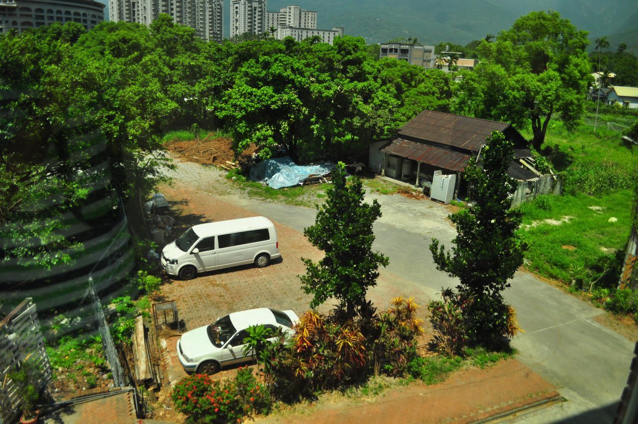 Fly House Backpacker Guesthouse Hualien City Exterior photo