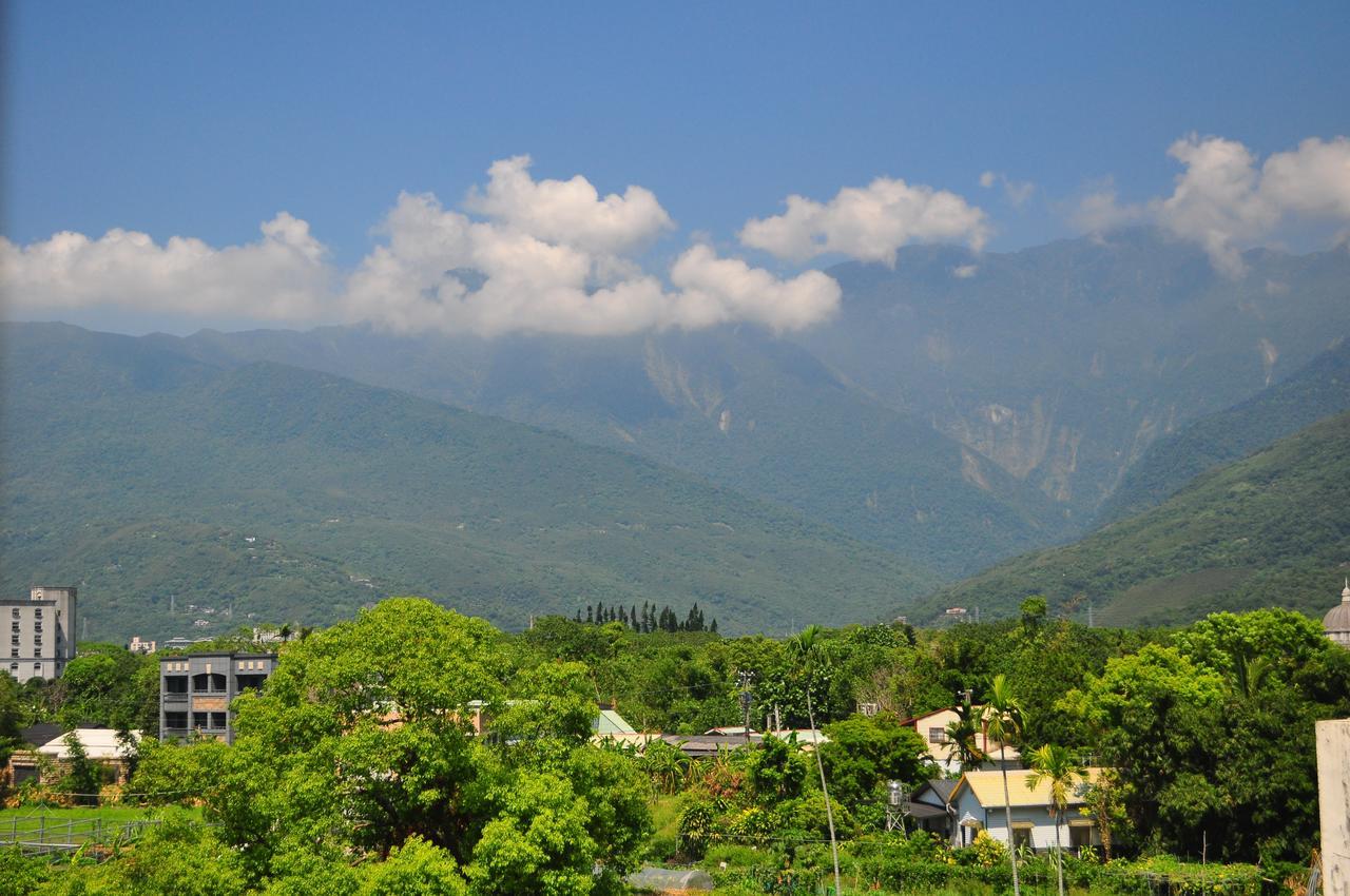 Fly House Backpacker Guesthouse Hualien City Exterior photo